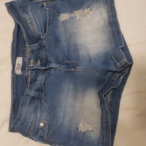 ymi Jean shorts size 9